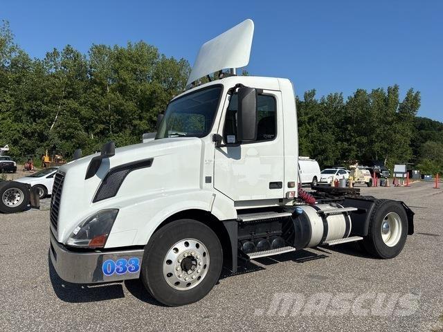 Volvo VNL Tractor Units
