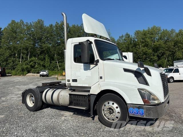 Volvo VNL Tractor Units