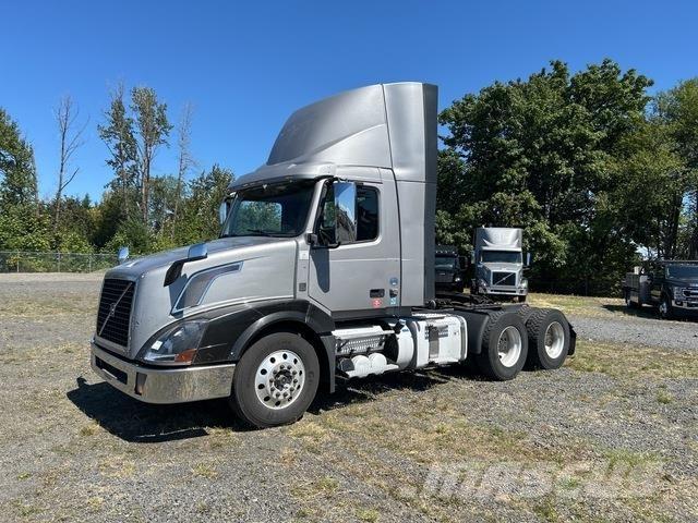 Volvo VNL Tractor Units