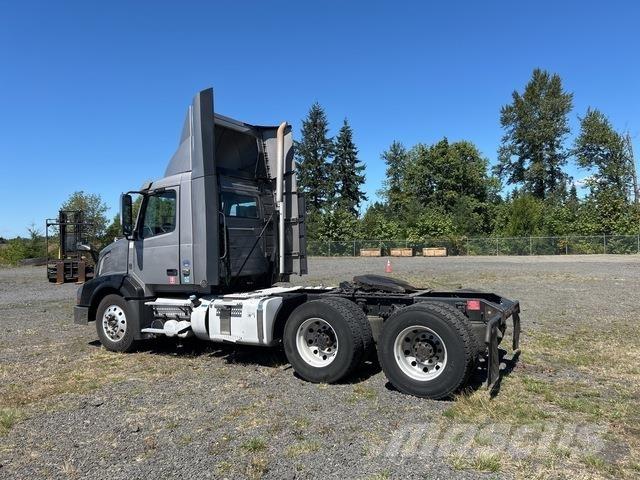 Volvo VNL Tractor Units