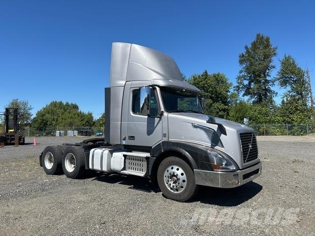 Volvo VNL Tractor Units