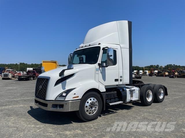 Volvo VNL Tractor Units