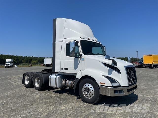 Volvo VNL Tractor Units