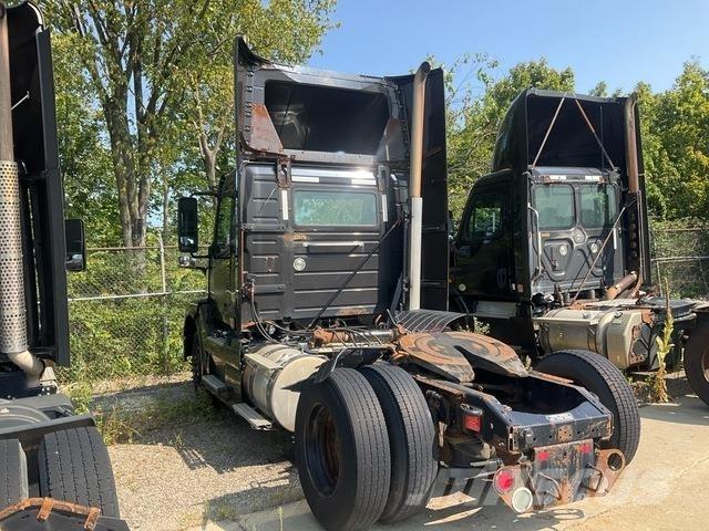 Volvo VNL Tractor Units