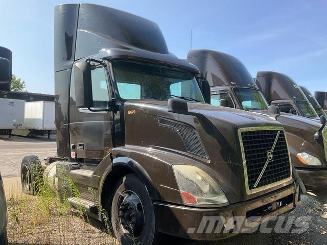 Volvo VNL Tractor Units