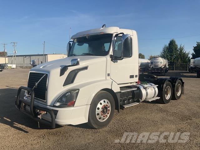 Volvo VNL Tractor Units