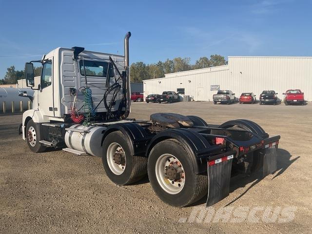 Volvo VNL Tractor Units