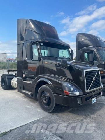 Volvo VNL Tractor Units