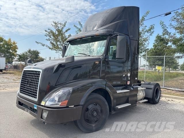 Volvo VNL Tractor Units