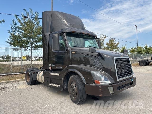 Volvo VNL Tractor Units