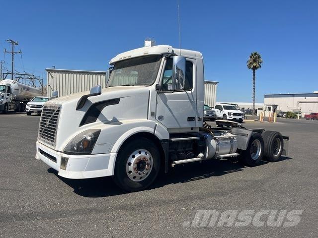 Volvo VNL Tractor Units