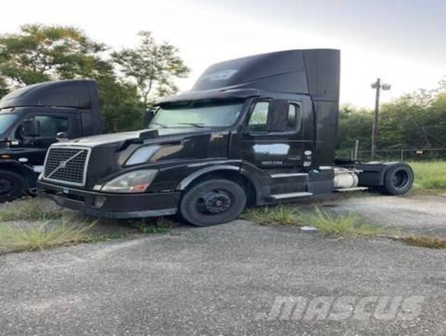 Volvo VNL Tractor Units
