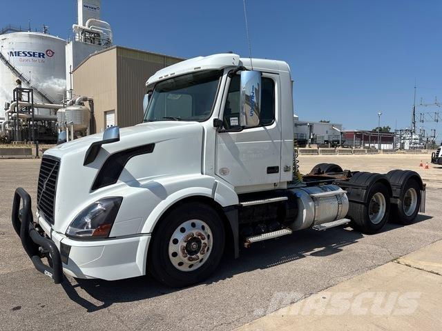 Volvo VNL Tractor Units