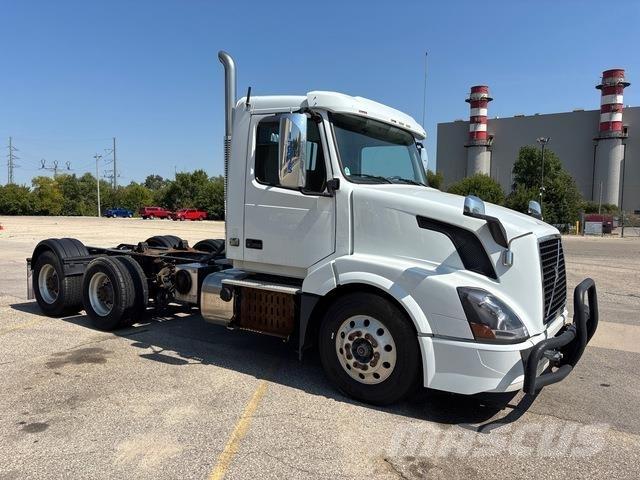 Volvo VNL Tractor Units