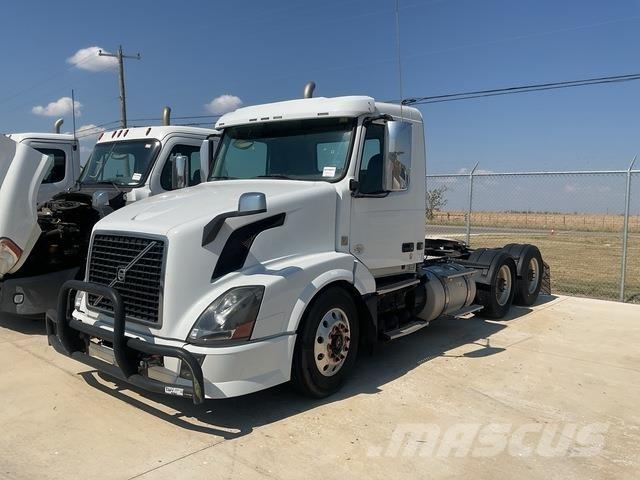 Volvo VNL Tractor Units