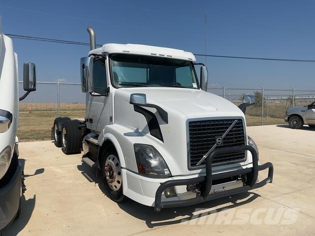 Volvo VNL Tractor Units