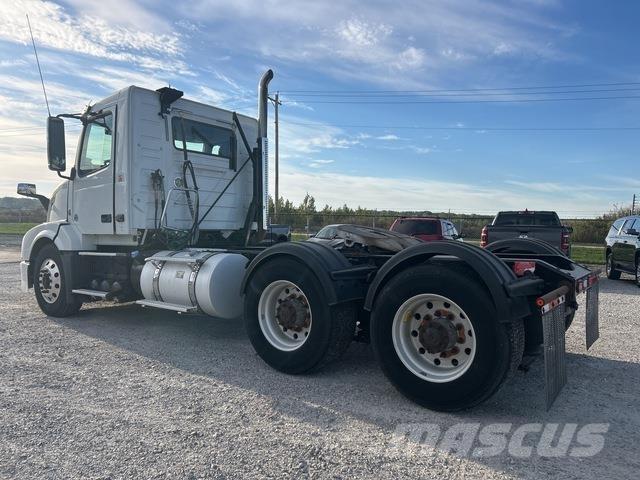 Volvo VNL Tractor Units