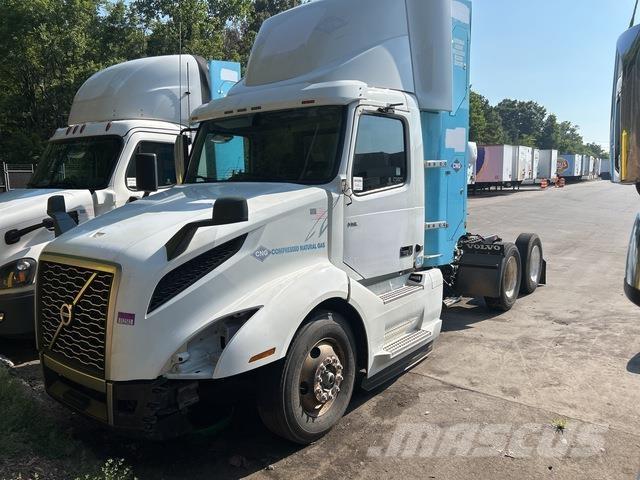 Volvo VNL Tractor Units