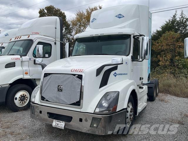 Volvo VNL Tractor Units