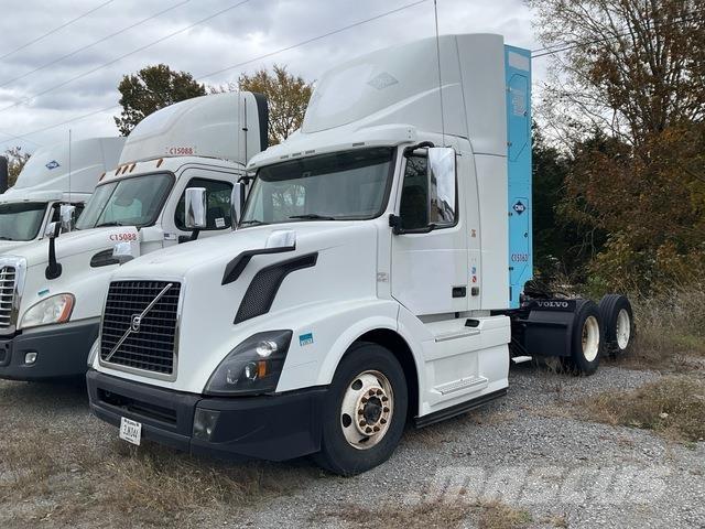 Volvo VNL Tractor Units