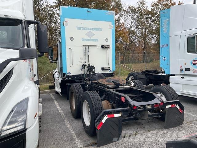 Volvo VNL Tractor Units