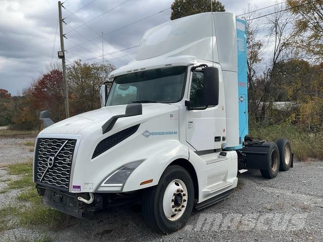 Volvo VNL Tractor Units