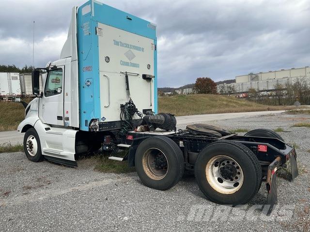 Volvo VNL Tractor Units