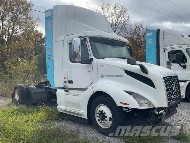 Volvo VNL Tractor Units