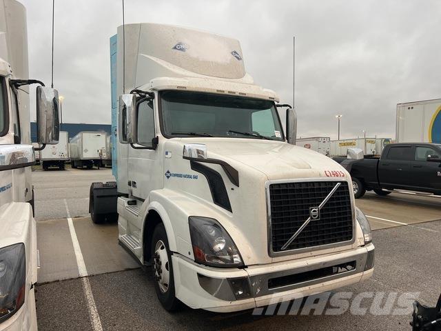 Volvo VNL Tractor Units