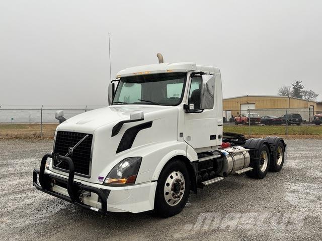 Volvo VNL Tractor Units