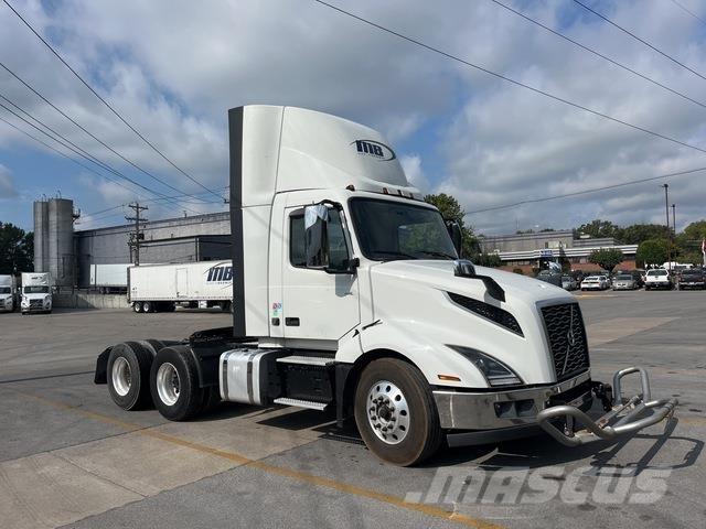 Volvo VNL 300 Tractor Units