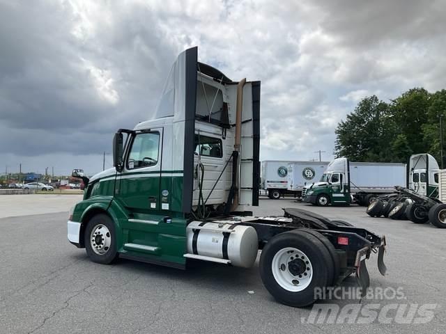 Volvo VNL42T Tractor Units