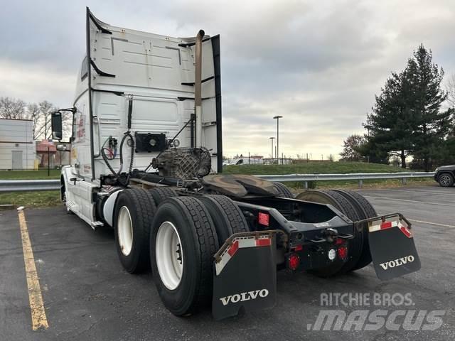 Volvo VNL670 Tractor Units