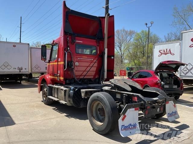 Volvo VNM42T Tractor Units