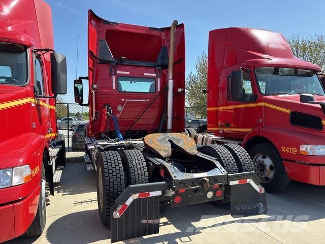 Volvo VNM42T Tractor Units