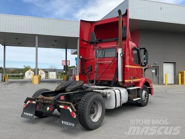 Volvo VNM42T Tractor Units