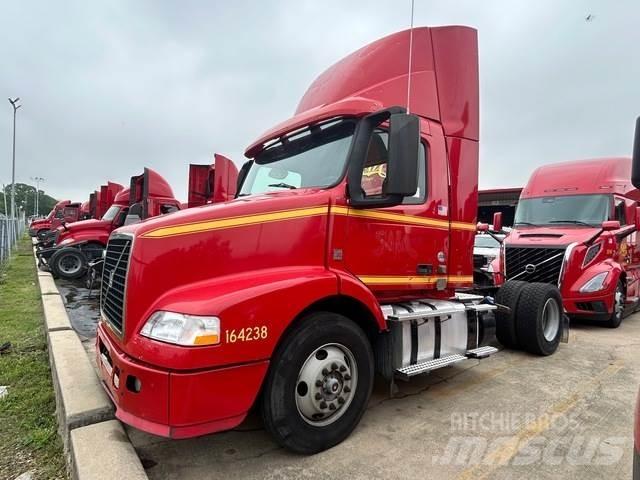 Volvo VNM42T Tractor Units