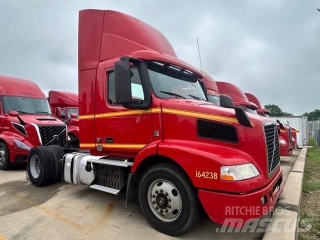 Volvo VNM42T Tractor Units