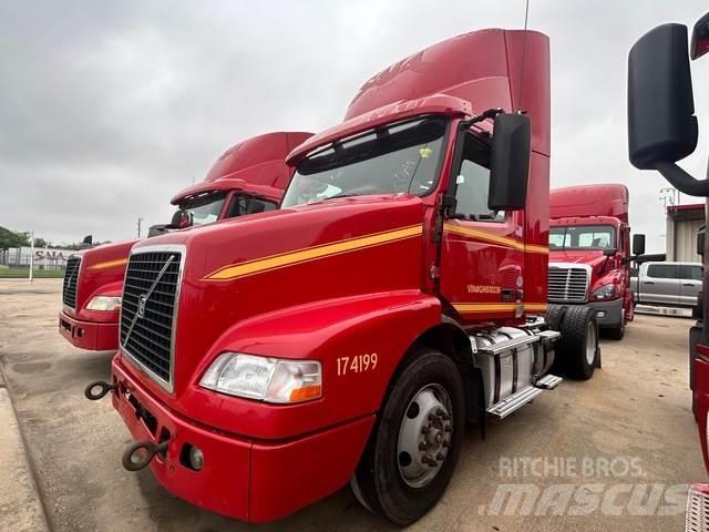 Volvo VNM42T Tractor Units