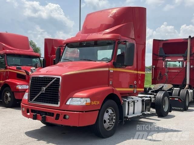 Volvo VNM42T Tractor Units