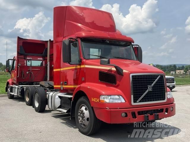 Volvo VNM42T Tractor Units