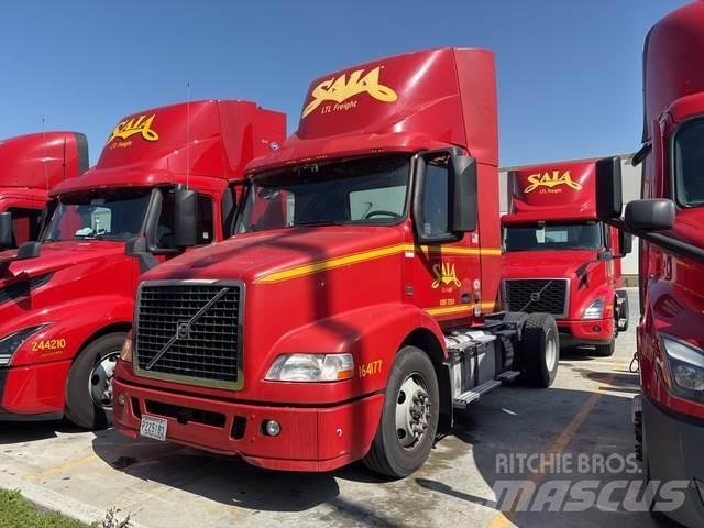 Volvo VNM42T Tractor Units