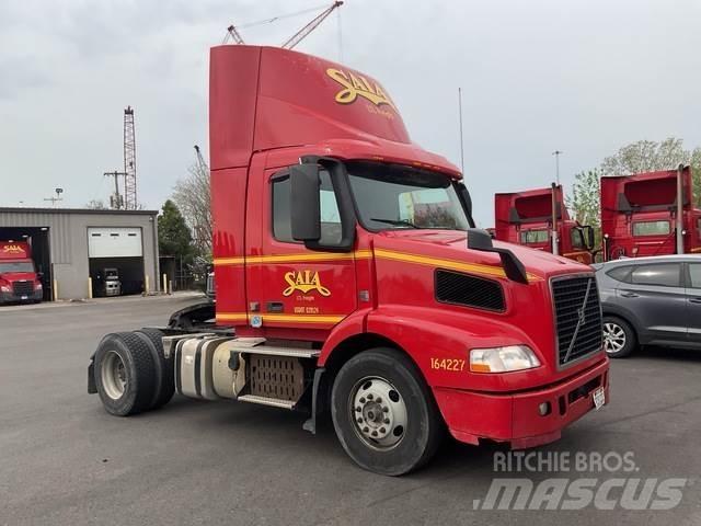 Volvo VNM42T Tractor Units