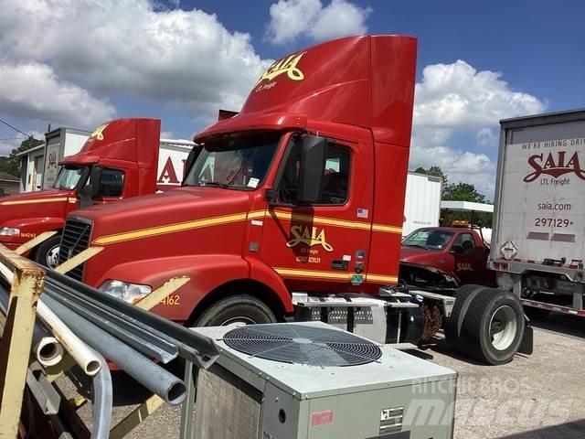 Volvo VNM42T Tractor Units