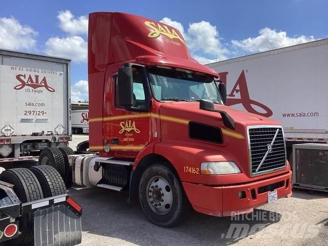 Volvo VNM42T Tractor Units