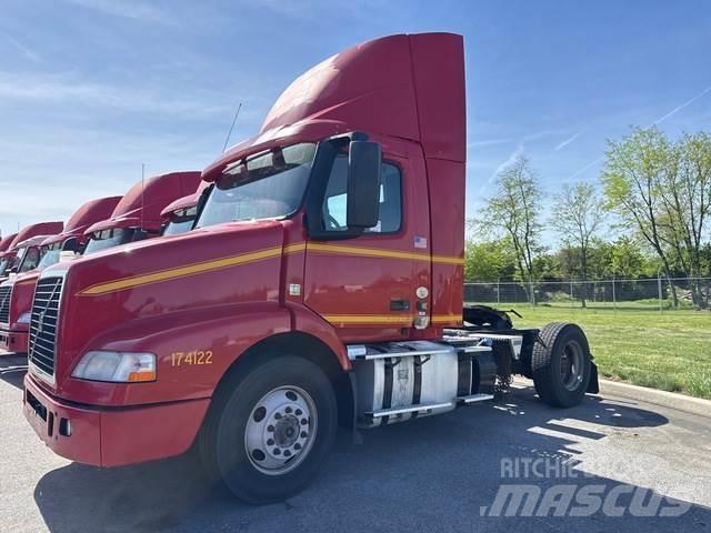 Volvo VNM42T Tractor Units