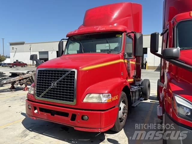 Volvo VNM42T Tractor Units
