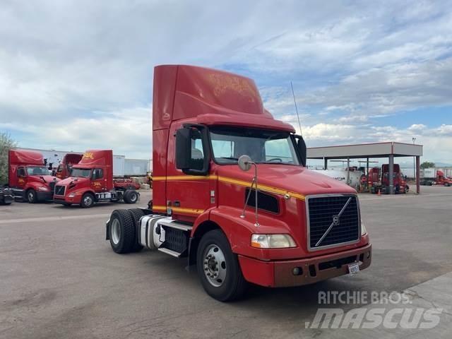 Volvo VNM42T Tractor Units