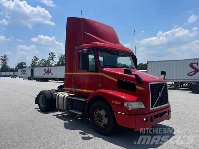 Volvo VNM42T Tractor Units
