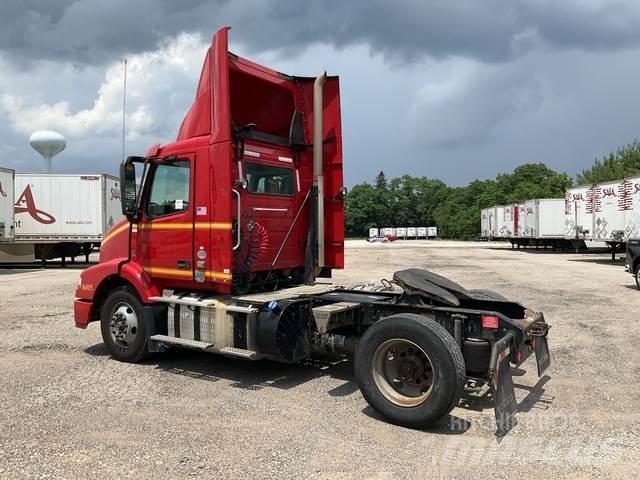 Volvo VNM42T Tractor Units
